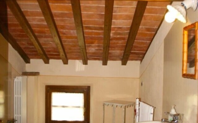 Private Villa with AC, private pool, WIFI, TV, terrace, pets allowed, parking, close to Arezzo