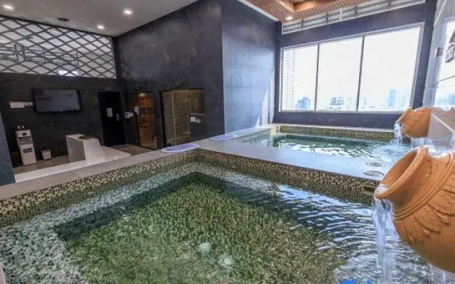 Urban Palace
