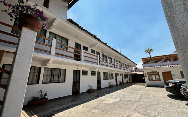Hotel las bugambilias
