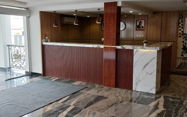 1 Oak Apartments Guzape