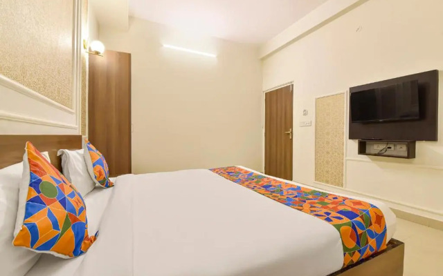 OYO 9571 Hotel Aditya Residency