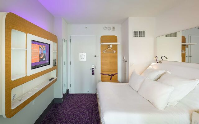 YOTEL New York Times Square