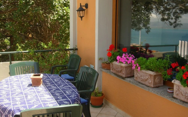 Holiday House for 9 Persons