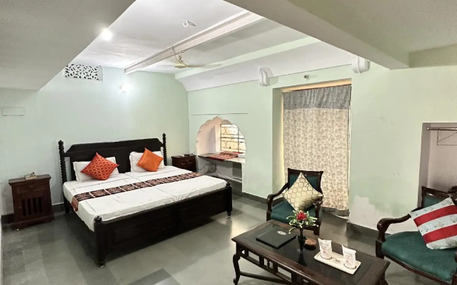 Rawla Mrignayani Palace
