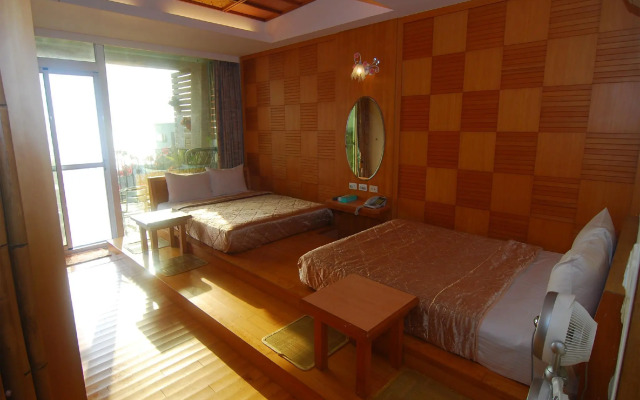 Ming-Jun Holiday Inn