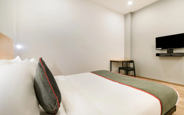 OYO Townhouse 217 The Awadh Airport