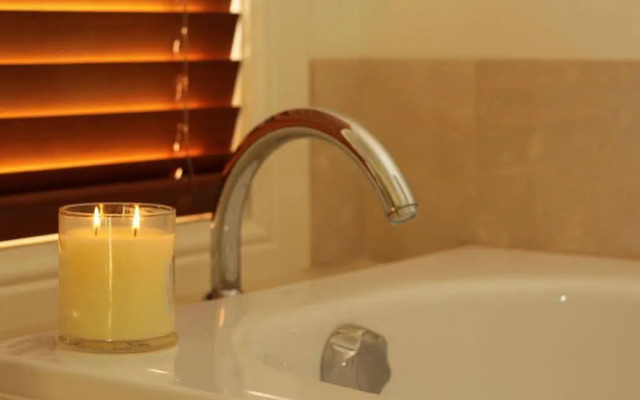 The Consulate Luxury Bed and Breakfast