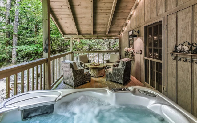 Light'n Bug Bungalow