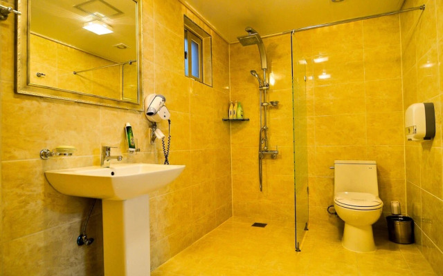 Favian Guest House