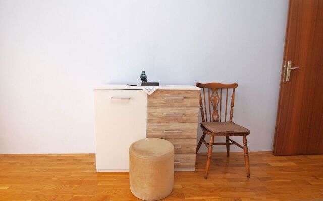 Apartment 757