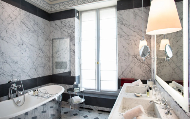 La Reserve Paris Hotel and Spa