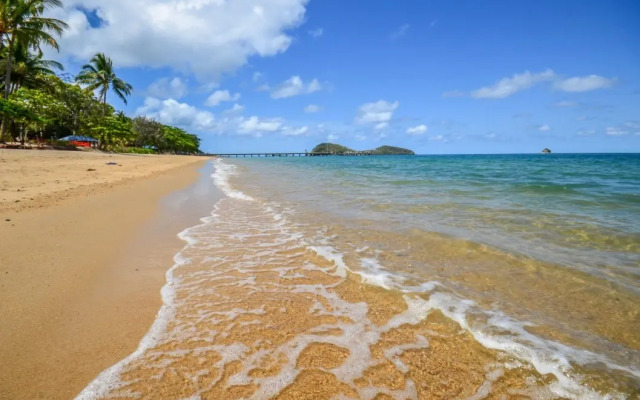On Palm Cove Beachfront Apartments