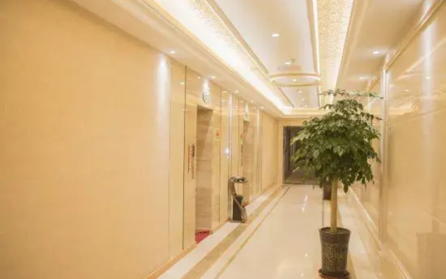 Vienna Hotel (Daming Lake, Quancheng Road, Jinan)