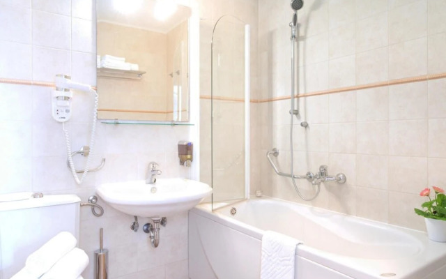 Villa Mare in Hvar With 4 Bedrooms and 3 Bathrooms