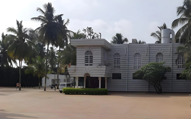 Hotel Naveen Lakeside