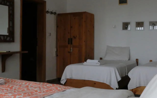 Ceneviz Hotel