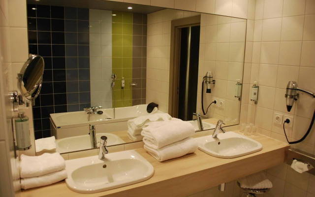 Hotel Le Cinq Hyper Centre Ville