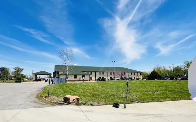 Pinckneyville Inn