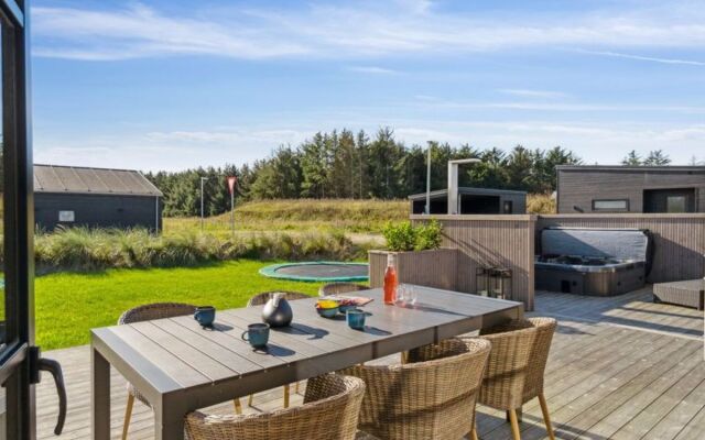 "Torben" - 950m from the sea in NW Jutland