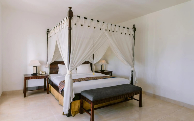 Legong Keraton Beach Hotel