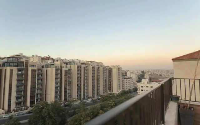Charming Amman Apartment With Central AC and Parking