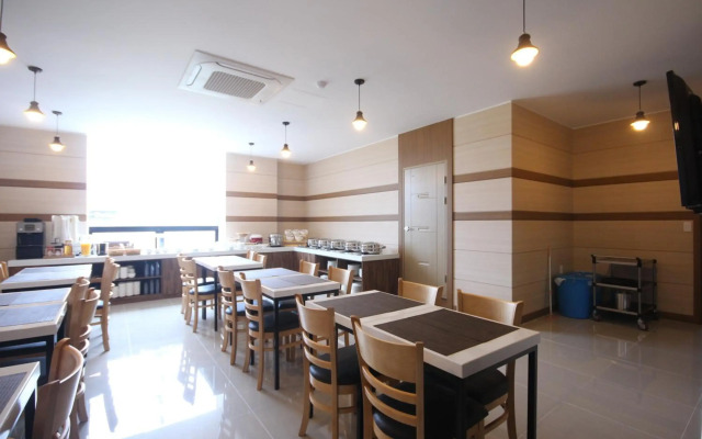 Airport Hotel
