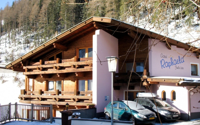 Raphaela S Lden in S Lden