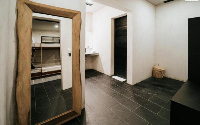 Kings Mansion for 26 guests!