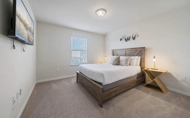 2211 Lelani Circle