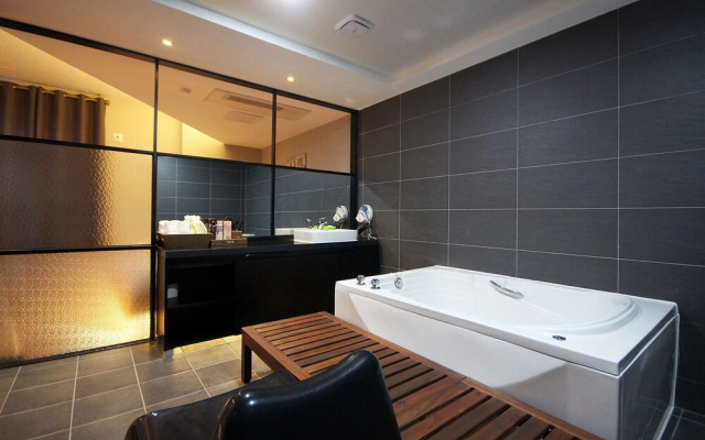 Iksan Roman Drive-in Hotel