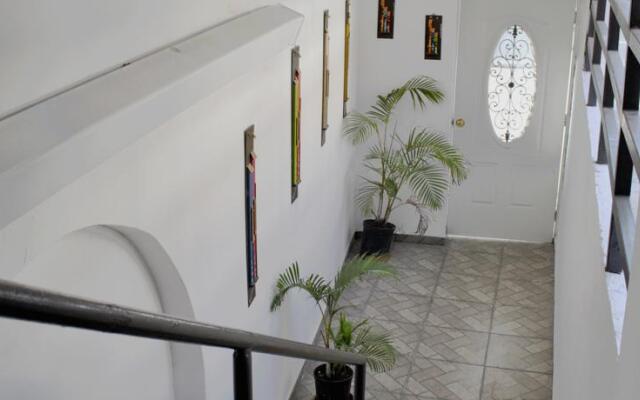 Urban Life Hostal