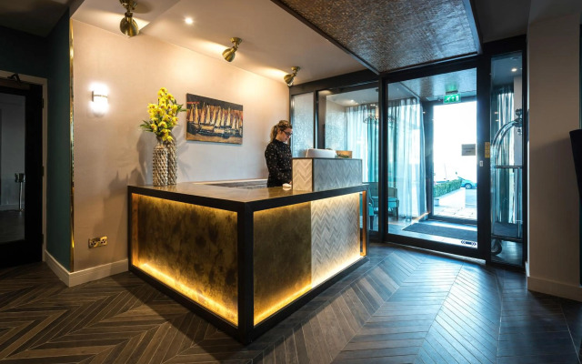 Seven Hotel