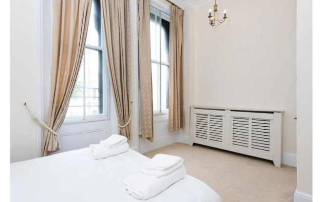 The 2 Bedroom in Collingham rd