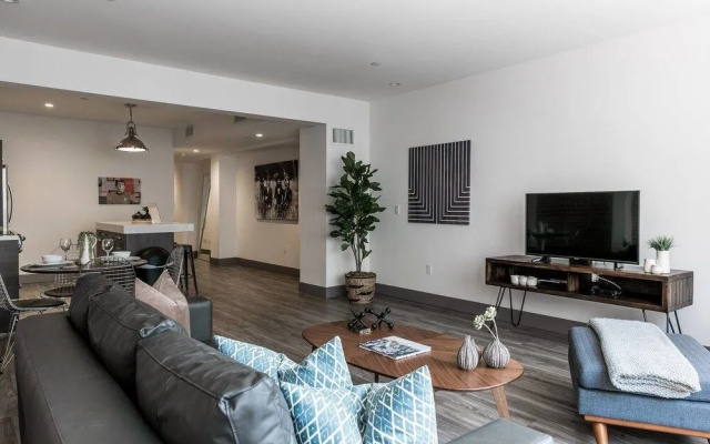 Charming 1 bdrm in DTLA!