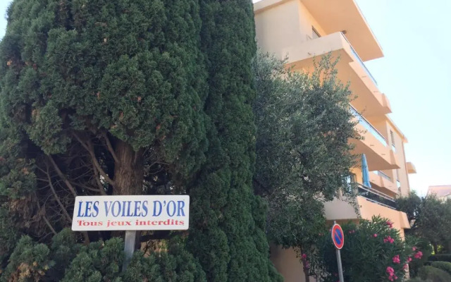 studio avec terrasse parking