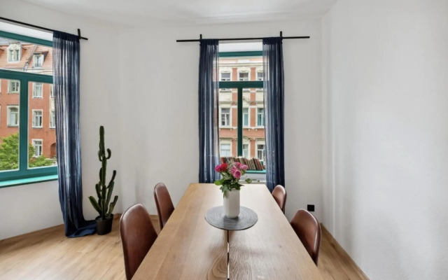 NEW Vintage Chic Apartment