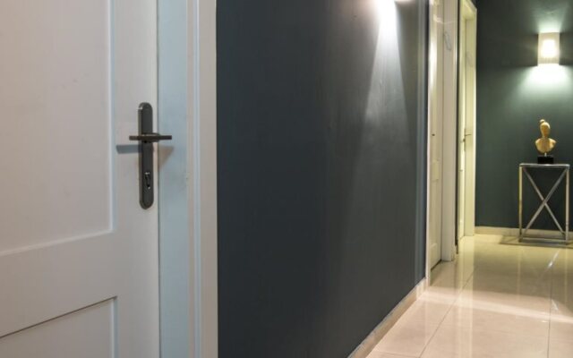 Laguardia Hotel