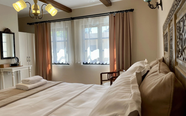 1870 Tas Konak Otel Sanat Sokagi