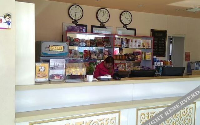 Light Stay·Yuexiang Hotel (Suning Jiulongzhu Dongzhou Road Branch)