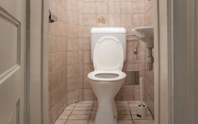 2BR Apt Near AKH Hospital With WiFi