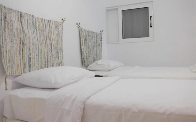 "kalamaki Plaza Apartments ''ostraco''"