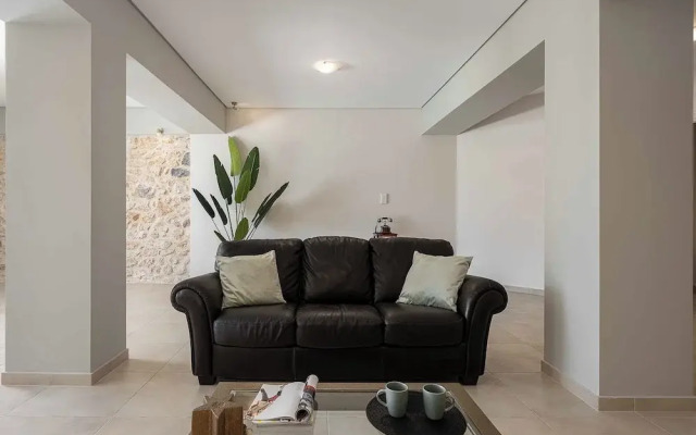 Luminus Arcus Villa