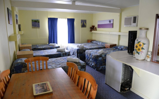 Ardeanal Motel West Wyalong – Guest Rooms – West Wyalong