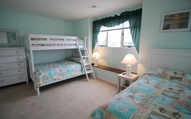 Bellevue Street 4 #6