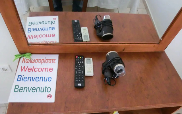 Santorini Camping/Rooms