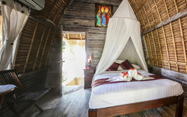 Mushroom Beach Bungalow