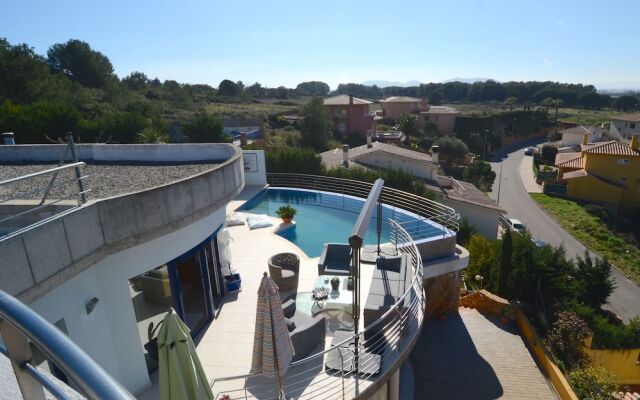 Villa Blue House
