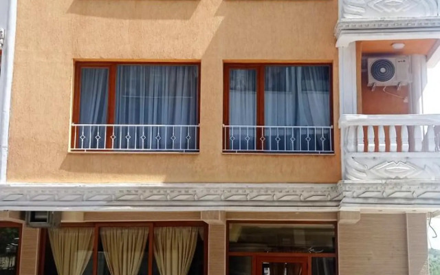 Хотел ресторант Русаков