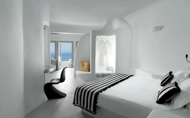 Tholos Resort Hotel