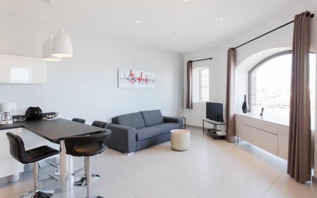 appartement 4 personnes vue mer remparts Antibes